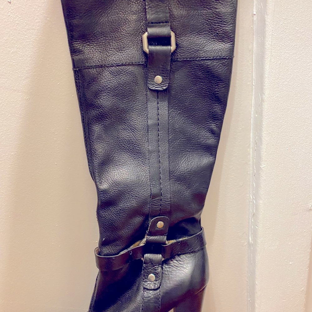 Super fine heeled leather boots.